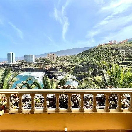 Apto. Con Gran Terraza Con Vista Al Mar Y Piscina
